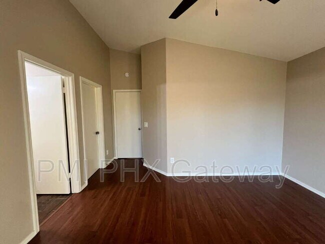 Building Photo - 1331 W Butler Dr