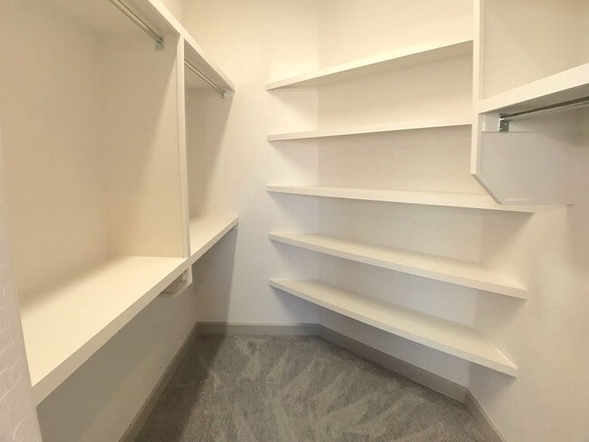 Building Photo - Gorgeous Los Lunas 3 Bedroom! Open layout! Tons of space. Built in 2021