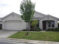 Building Photo - Beautiful Home! 4 bedrooms 2bath.