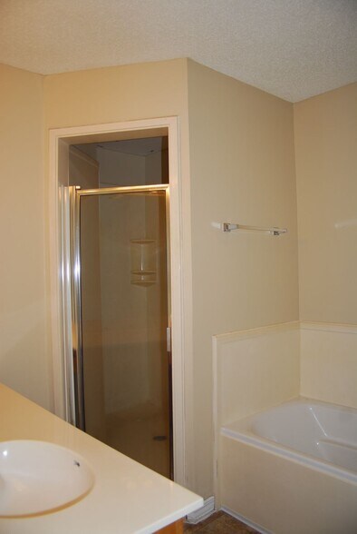 Building Photo - 14486 Williamsburg Dr