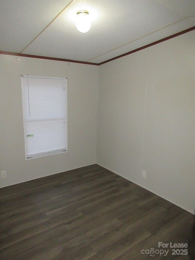Building Photo - 368 Hudson White Trail