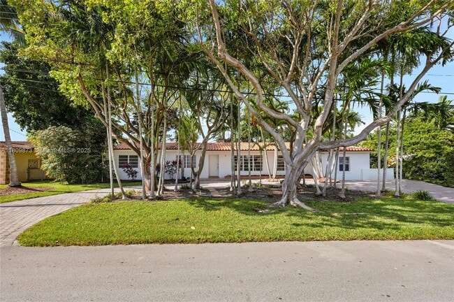 Building Photo - 6200 SW 63rd Ave