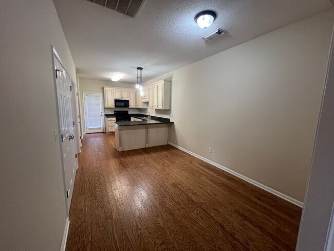 Building Photo - 3 bedroom 2 bathroom duplex in Covington V...