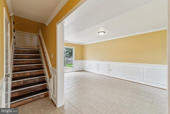 Building Photo - 5566 St Charles Dr