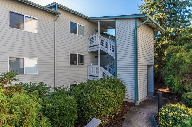 Building Photo - 2 Bed 2 Bath Point Of View Condo