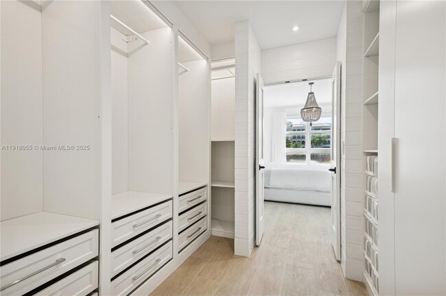 Building Photo - 705 Crandon Blvd