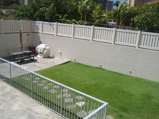 Building Photo - High Desirable 2 Bedroom 2 Bath Corner Uni...