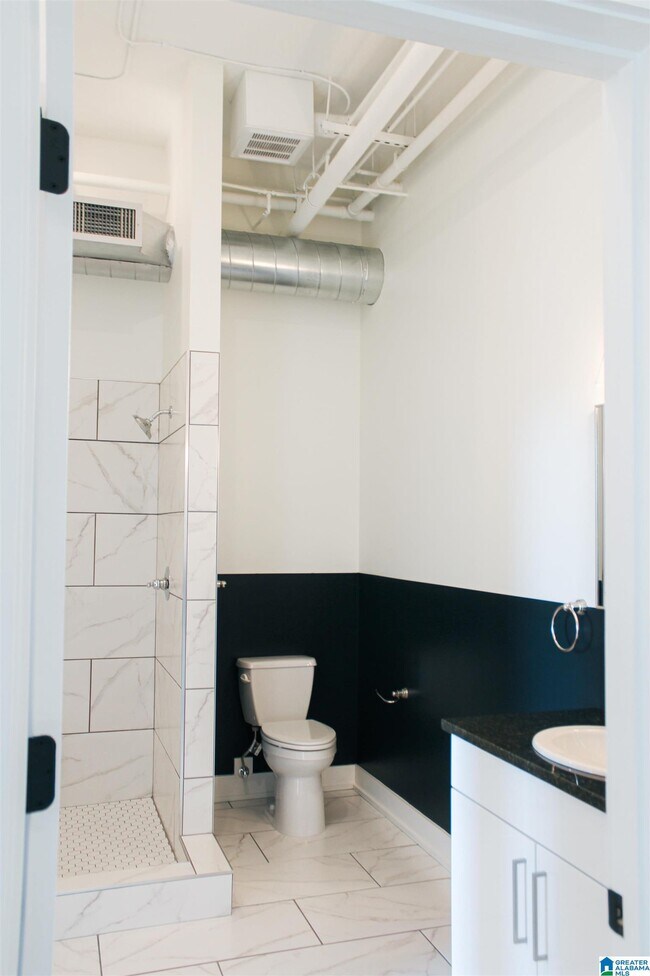 Building Photo - 1620 3rd Ave N