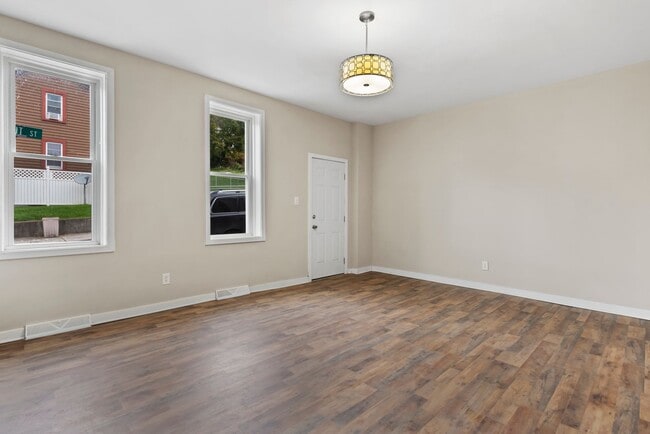 Building Photo - OPEN HOUSE –Thursday, June 5 fom 10:00 AM ...