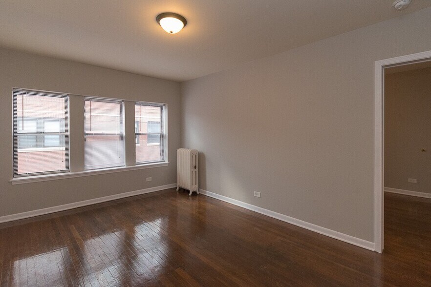 Building Photo - 5748 N Winthrop Ave