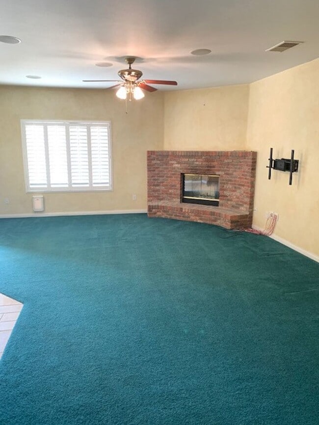 Building Photo - 9805 Paper Moon Way