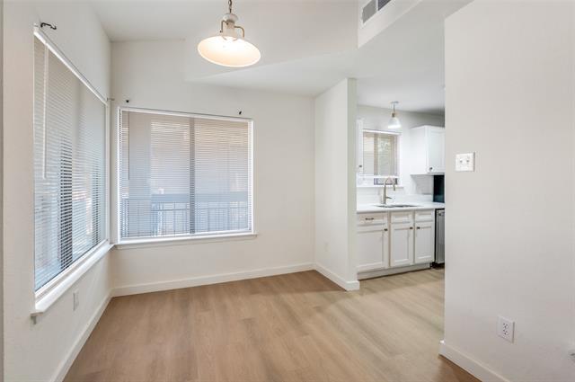 Building Photo - 5550 Spring Valley Rd