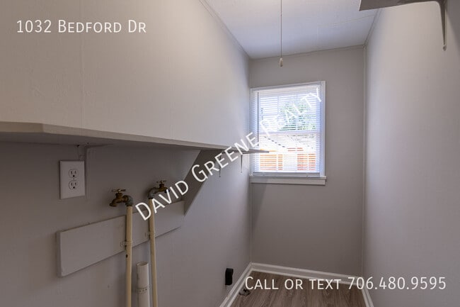 Building Photo - 1032 Bedford Dr