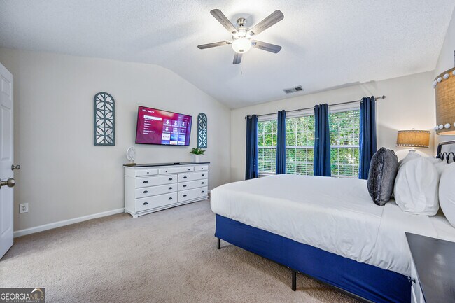 Building Photo - 206 Persimmon Tr