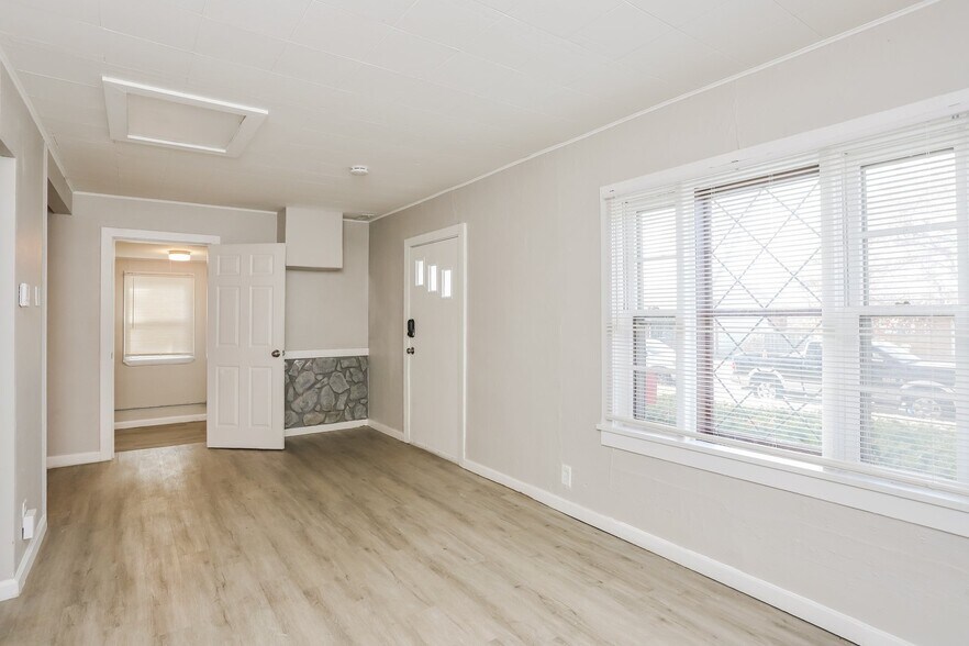 Building Photo - 3584 Gordon Ave