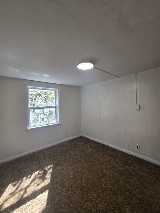 Building Photo - 1334 N Estelle St