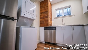 Building Photo - 130 E Norwood Ct