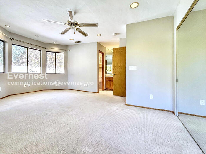 Building Photo - 4031 Casita Way