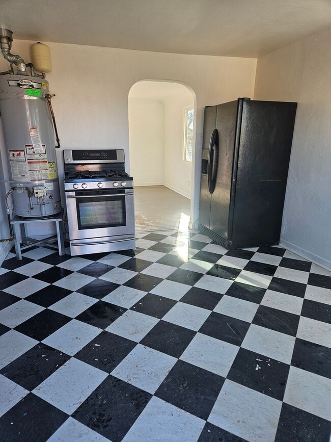 Building Photo - CARLTON