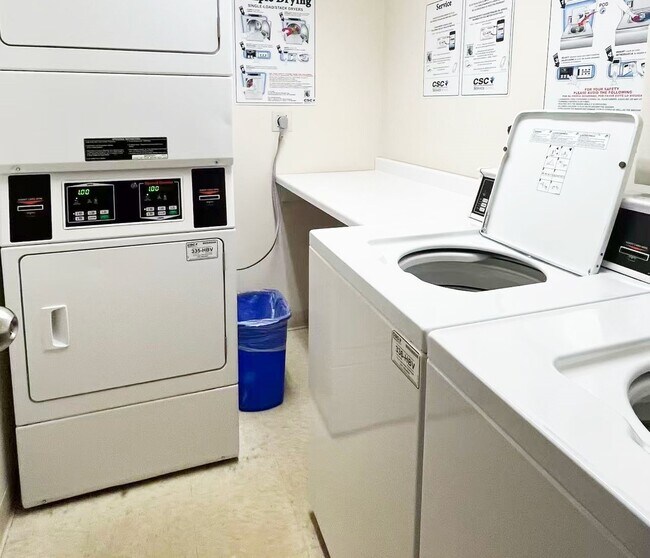 Building Photo - 1727 W Crystal Ln