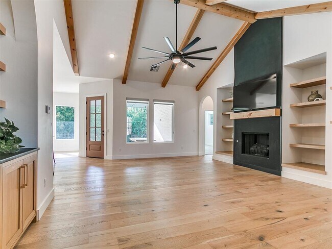 Building Photo - 2117 Aminas Wy