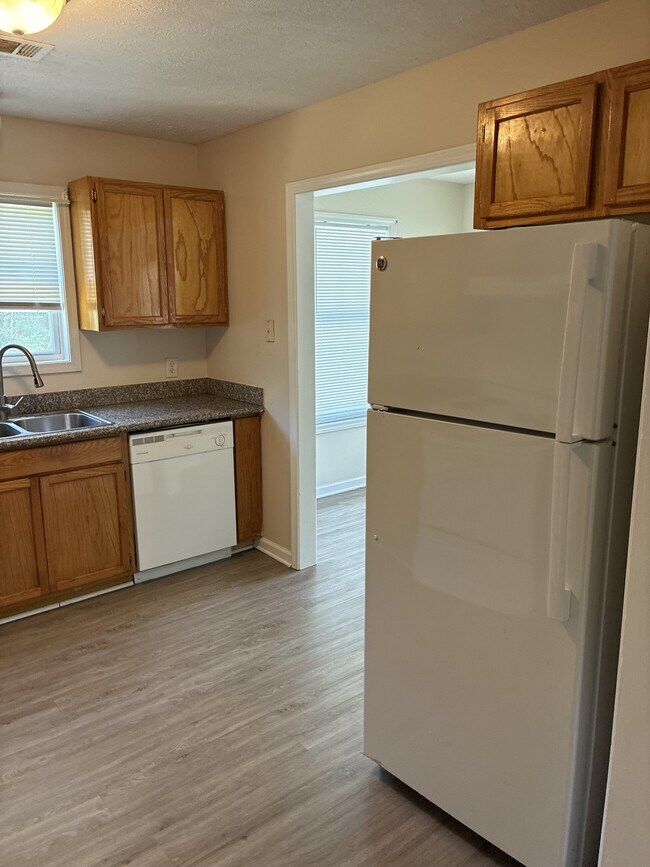 Building Photo - 6148 W Forrest St