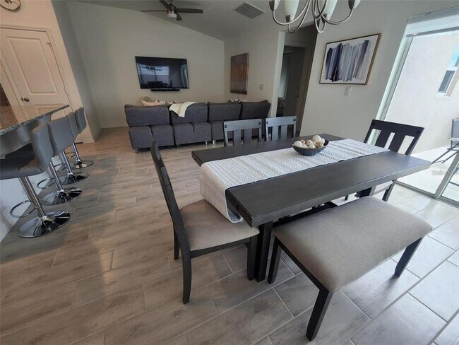 Building Photo - 1055 Papaya Cir.
