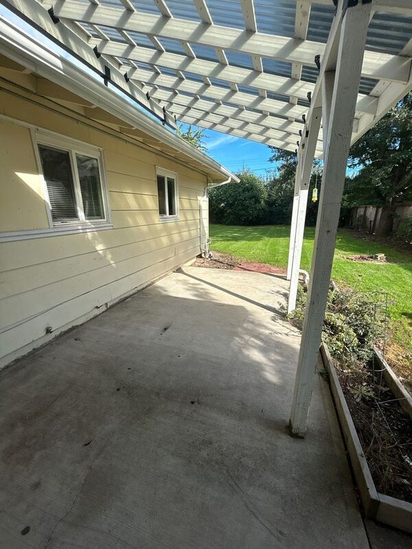 Building Photo - 1215 NW 11th St