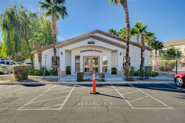 Building Photo - 5650 E Sahara Ave