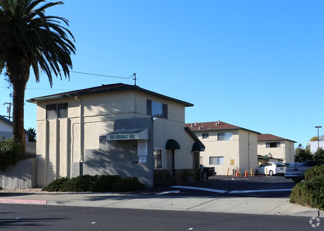 Building Photo - Holiday Orchard Apartments