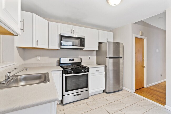 Building Photo - 2024 N Gratz St