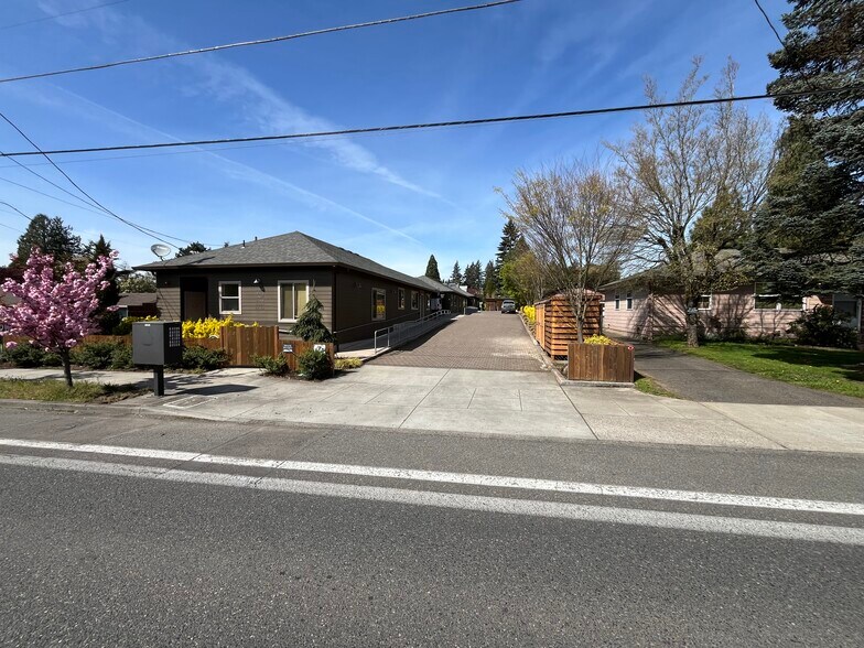 Building Photo - 13643 E Burnside St