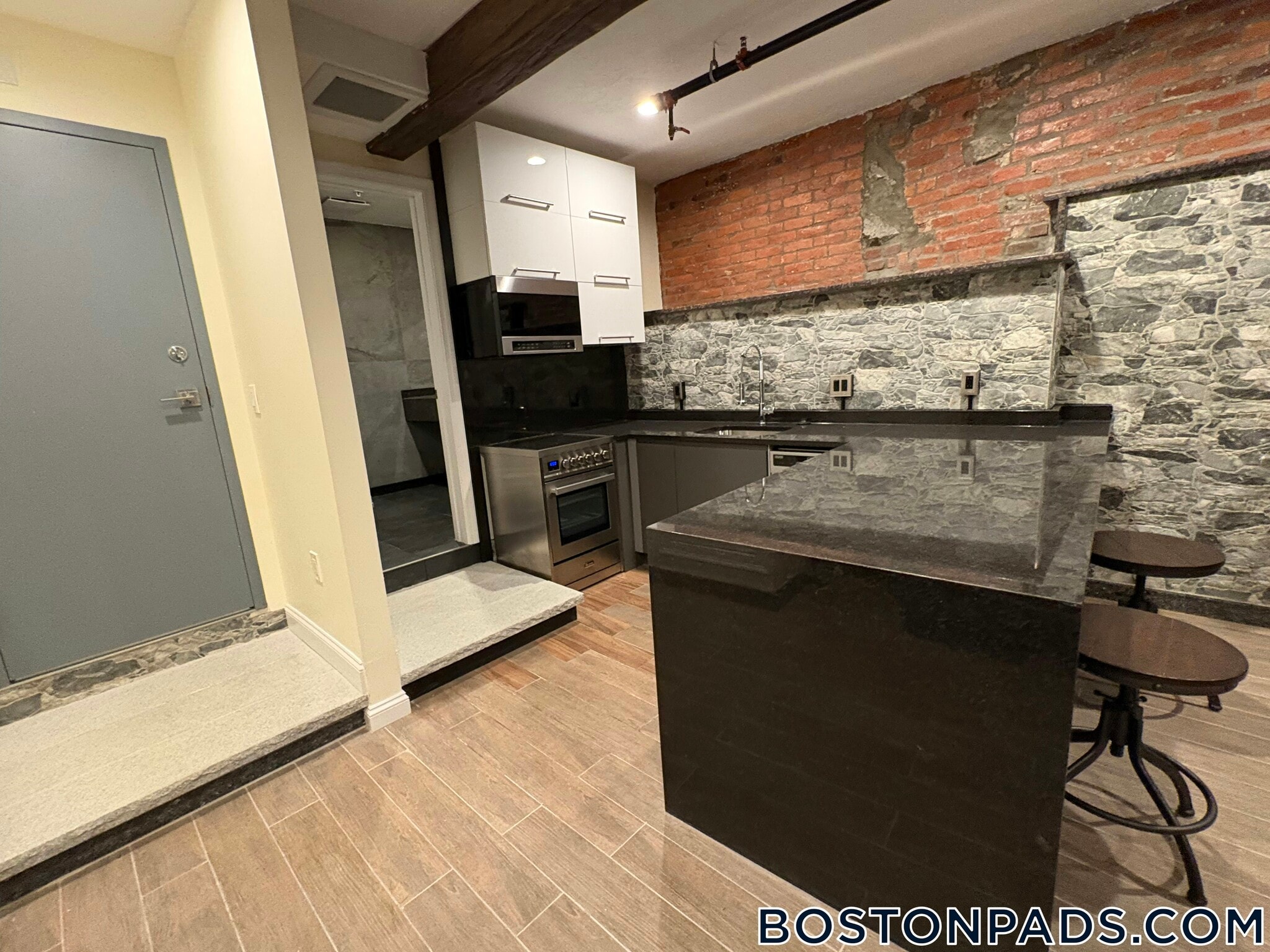 Building Photo - 1028a Commonwealth Ave