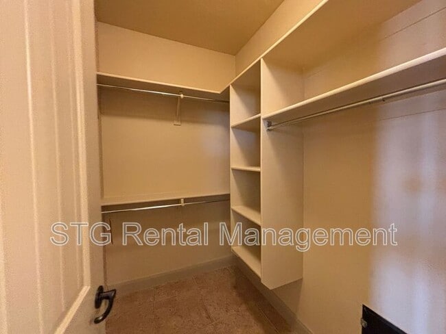 Building Photo - 530 S Coral Cv