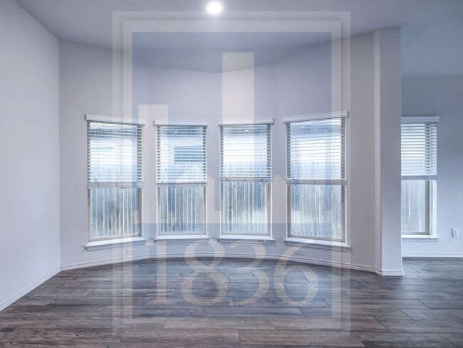 Building Photo - 308 Lacey Oak Lp
