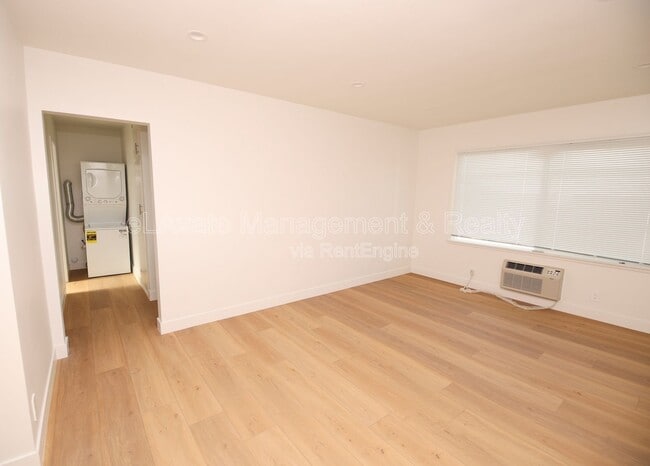 Building Photo - 14115 Gilmore St