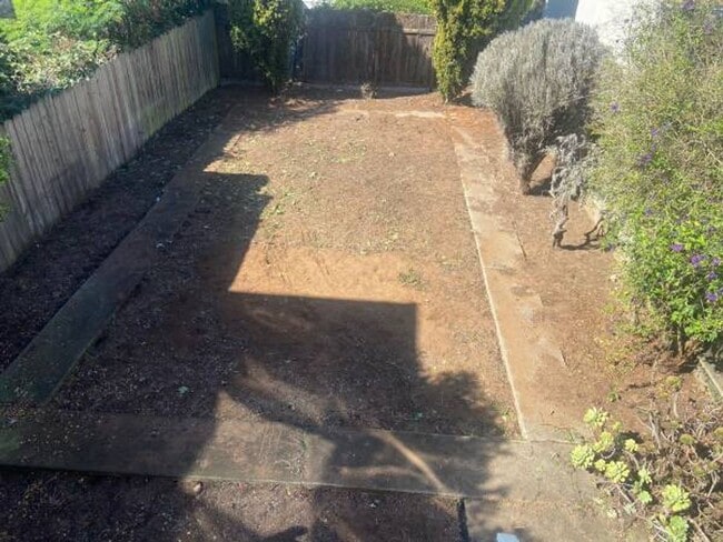 Building Photo - Lovely Exclesior Home with 2 Car Garage Pa...