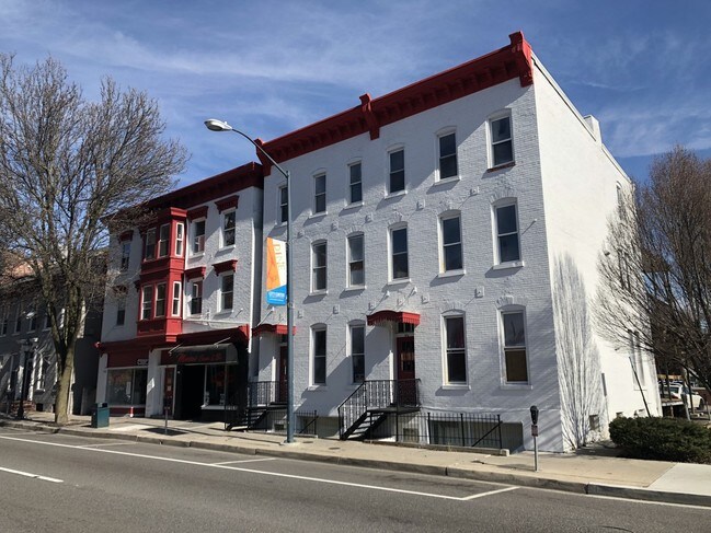 Building Photo - 42 E Washington St