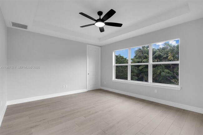 Building Photo - 1595 Evergreen Ter