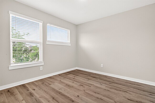 Building Photo - 3919 Sparkman Ln