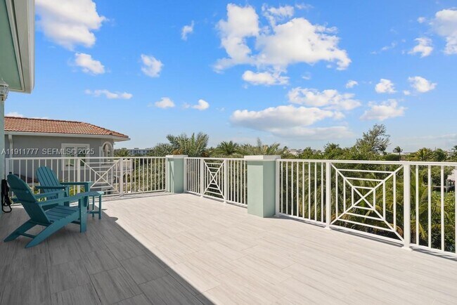 Building Photo - 112 Ave D