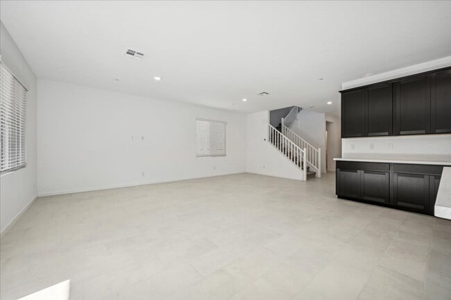 Building Photo - Beautiful New Home in Black Mountain Planned Community
