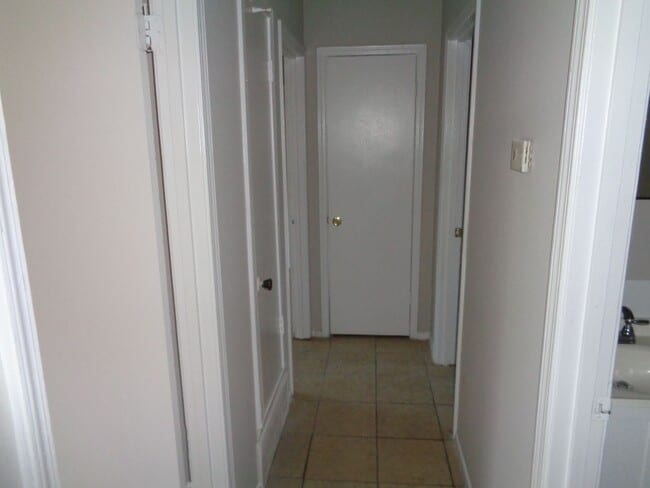 Building Photo - 5164 Woody Dr