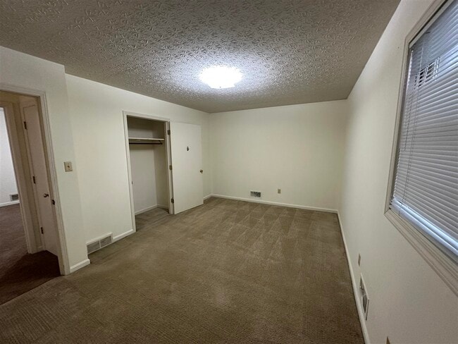 Building Photo - 722 Geronimo Way