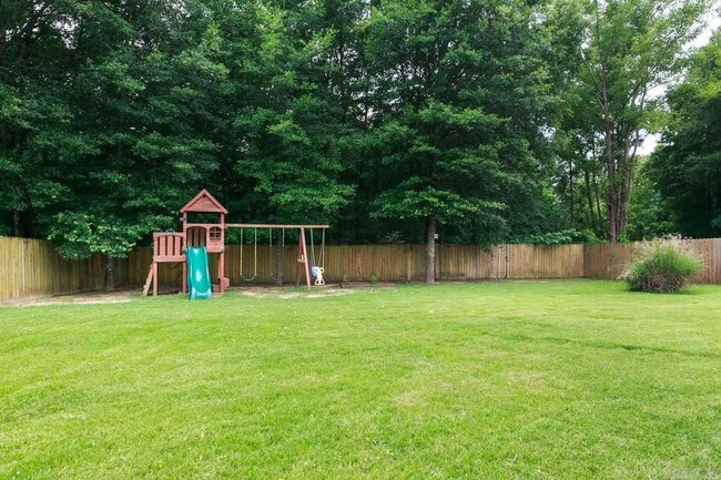 Building Photo - 24 Lakeland Dr
