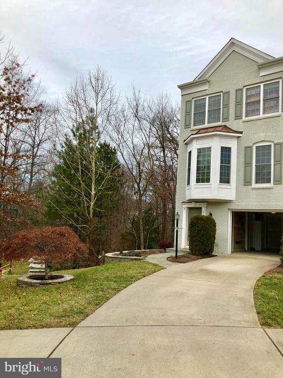 Building Photo - 2472 Terra Cotta Cir