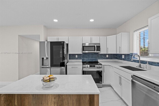 Primary Photo - 3220 NW 4th Ct