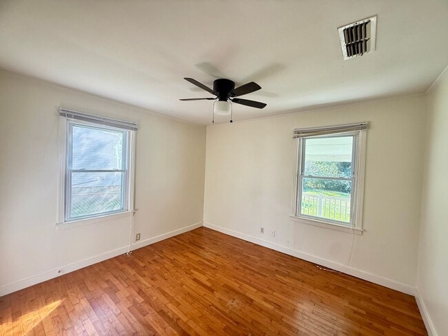 Building Photo - 1220 Thelma St