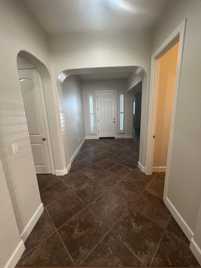 Building Photo - 721 Bluestone Cir