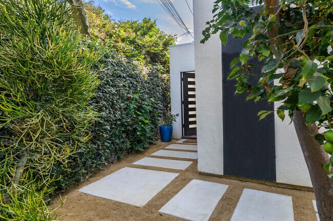 Building Photo - 4426 Campbell Dr